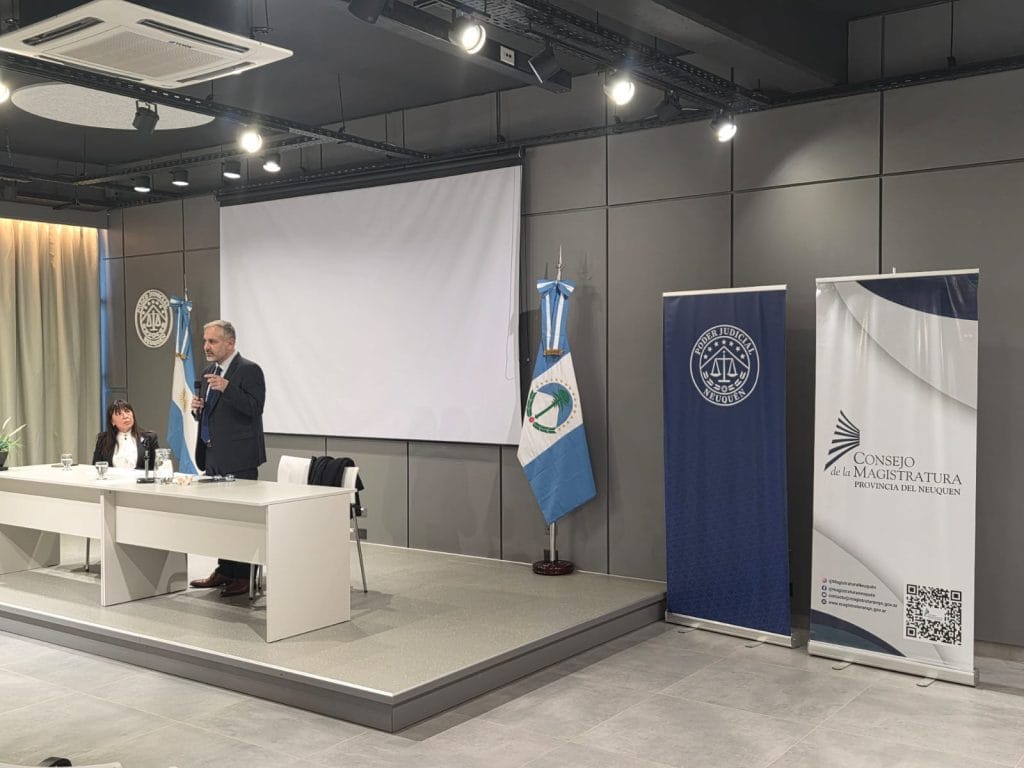Charla 05-2026 Dr. Federico Ossola 2
